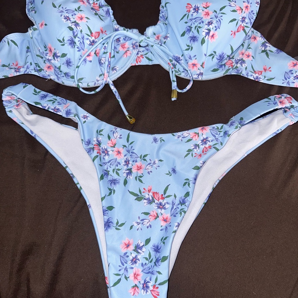 SHEIN Light Blue Floral Underwire Bikini Set
